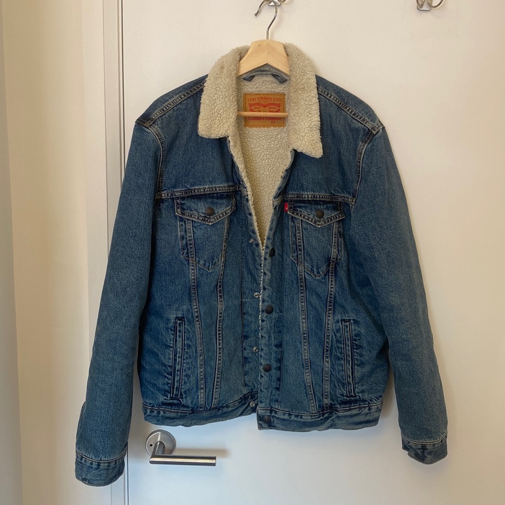 Levi Sherpa lined Jean jacket size L